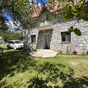 Bed & Breakfast Bujtina Milani